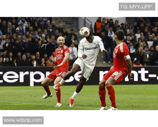 世界杯精彩对决里昂完胜本菲卡晋级点球大战引爆全场热情