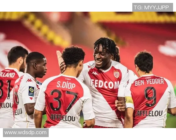 意甲赛场惊现冷门本菲卡大胜热刺引发转会风波