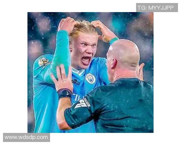 足总杯曼联大胜曼城神扑引发争议判罚全场沸腾