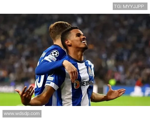 巴萨狂胜波尔图五球大捷乌龙球瞬间点燃全场激情 巴萨狂胜波尔图五球大捷乌龙球瞬间点燃全场激情