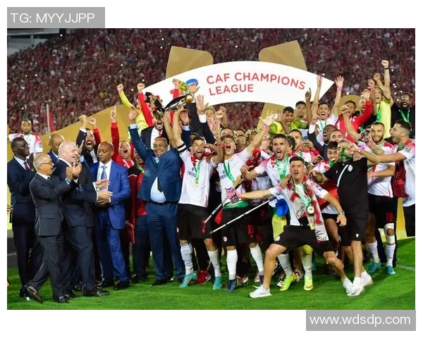 友谊赛曼城与尤文图斯激战成平局乌龙球瞬间引发全场热议